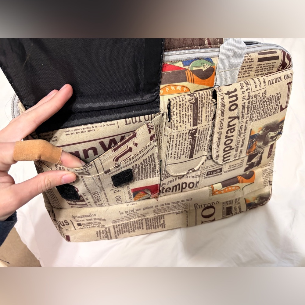 K CLIFFS NEW STYLE LAPTOP CASE w/ STRAP - Picture 4 of 10